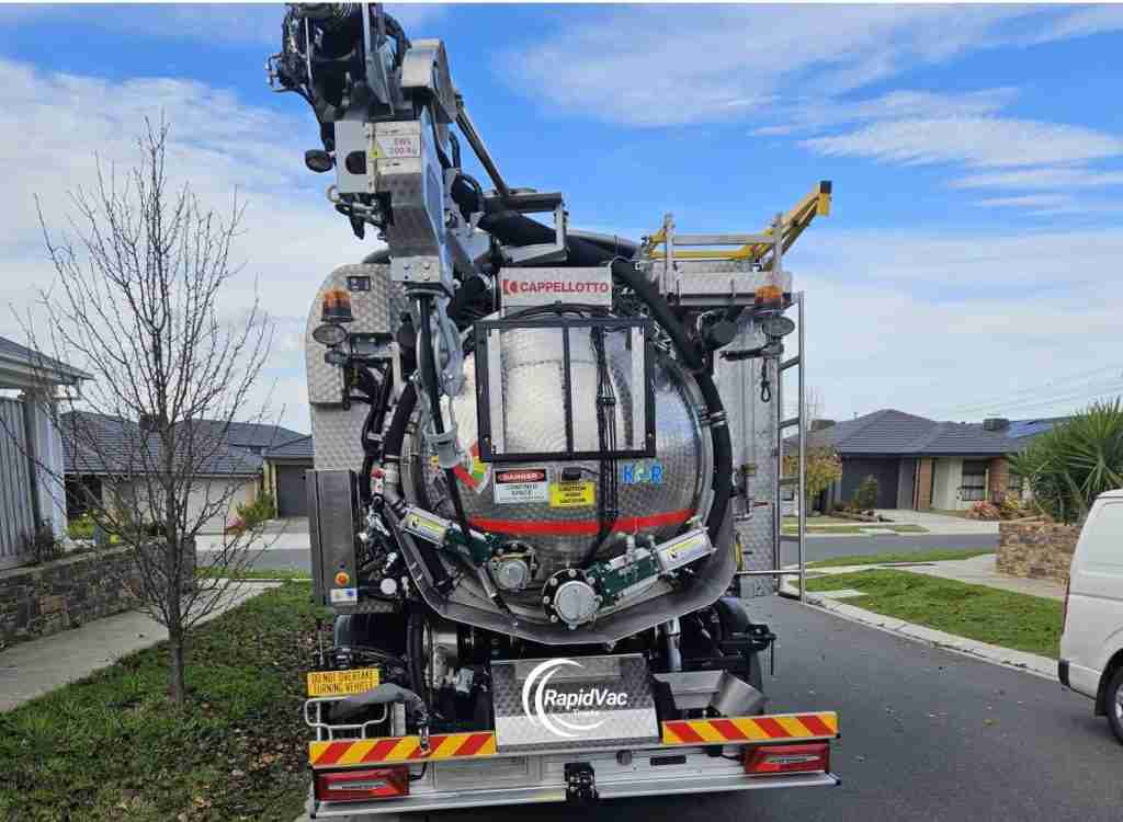 Vacuum truck service for commercial liquid waste disposal in Gold Coast.