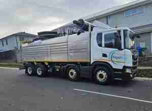 Vacuum truck service for potholing and underground cable exposure in Gold Coast.